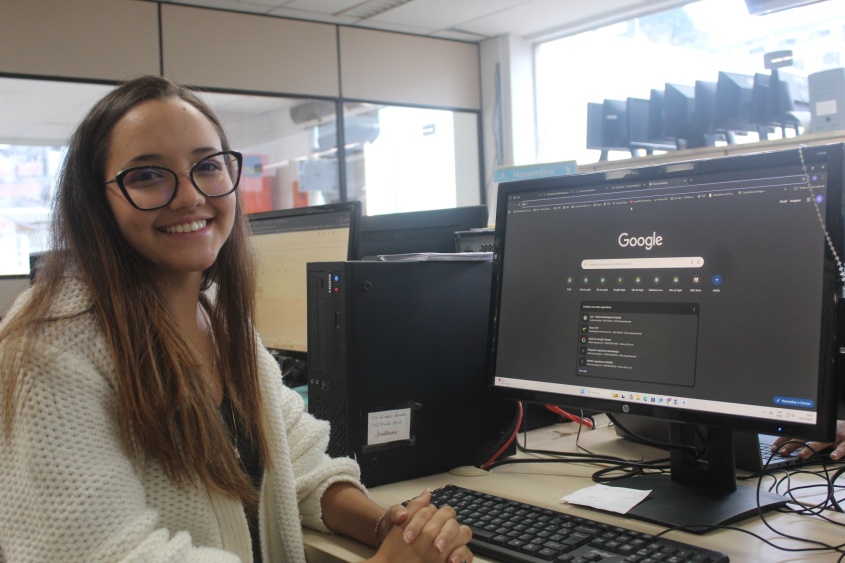 Karoline estagia na área imobiliária da Sefaz Maceió, destravando processos referentes aos imóveis. Foto: Guilherme Honório