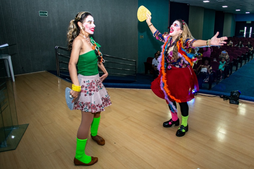 Maria Ysandra atuou com a mãe na 6ª Mostra Cultural. Foto: Alisson Frazão/ Secom Maceió