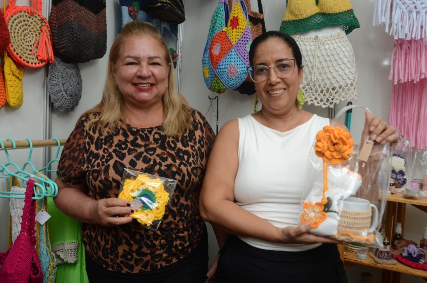 Modelos apresentaram peças produzidas por artesãs da economia solidária durante desfile realizado na 9ª Feira Itinerante da Economia Solidária, na Pajuçara. Foto: Beto Macário