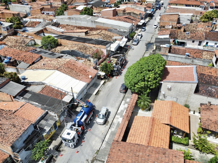 Foram usados caminhões em alta sucção. Foto: Junior Bertoldo/Secom Maceió