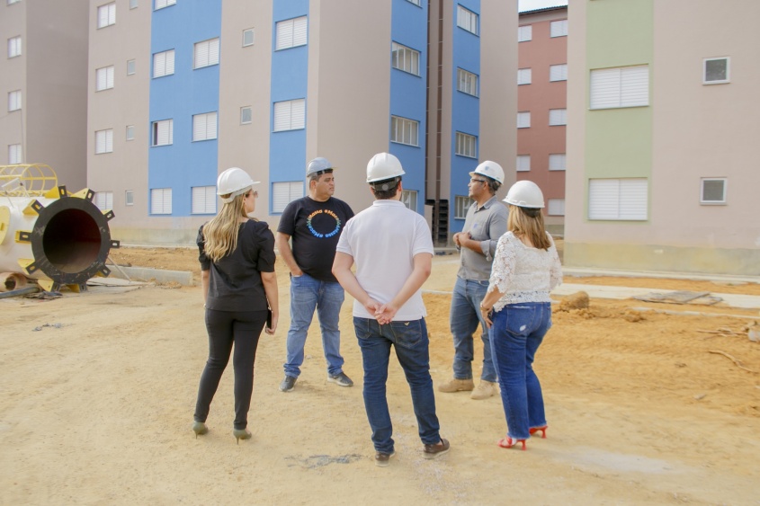 Visita para acompanhamento de obras em residenciais na Santa Amélia. Foto: Allan Cézar/ Secom Maceió