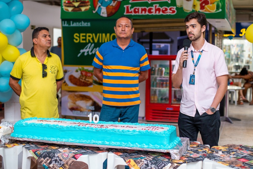 Gestor da Semtabes, Maurício Filho, participou da comemoração com permissionários (Foto: Alisson Frazão/Secom Maceió)