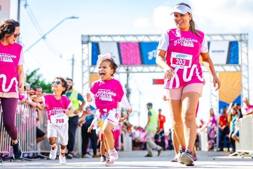 Flávia Costa correu nas três etapas com a família. Foto: Ascom Semesp