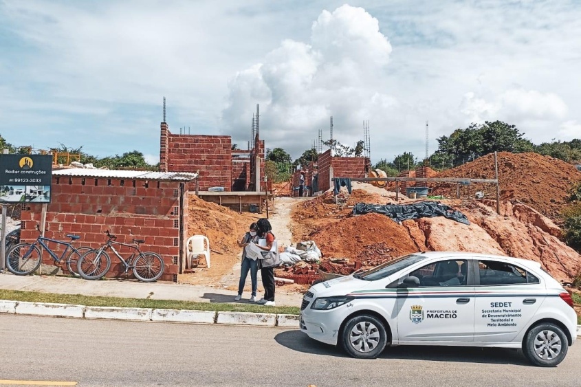 Equipe da Sedet identificou diversas construções irregulares na capital. Foto: Fiscalização Sedet