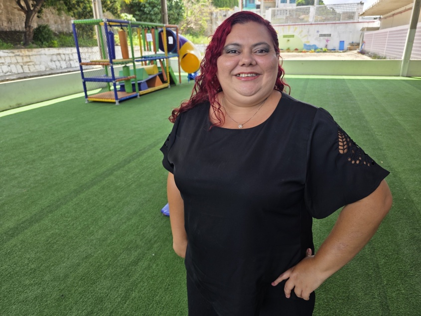 Camila Lopes matriculou filho no Gigantinhos. Foto: Beto Macário/ Secom Maceió