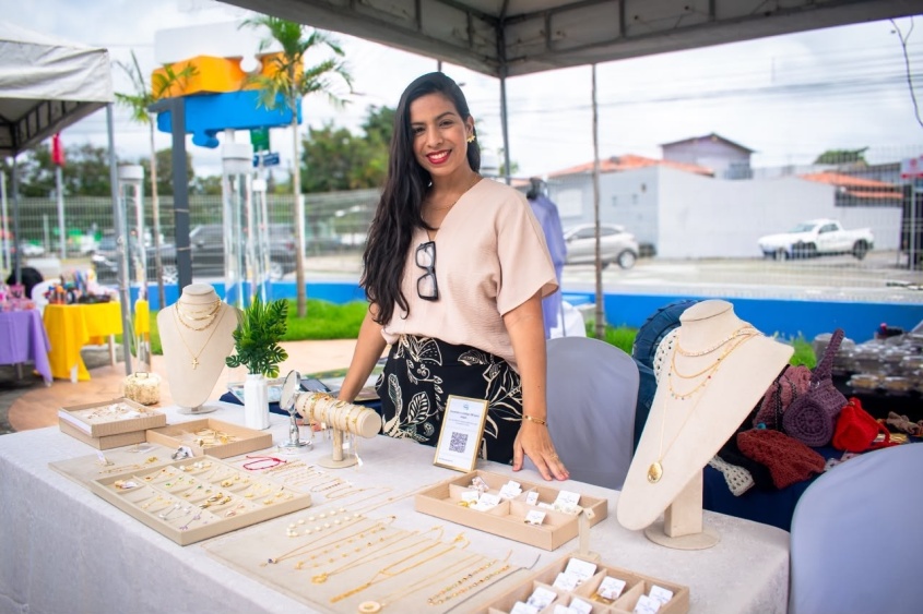 Camila Calheiros participou da feira das famílias empreendedoras. Foto: Davi Silas/ Ascom Maceió Saúde