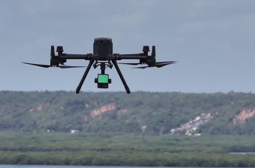 Sensor Zenmuse L2 possibilita a geração de modelos digitais de terreno e de superfície com alta densidade de pontos, mesmo em áreas com cobertura vegetal. Foto: Defesa Civil Maceió