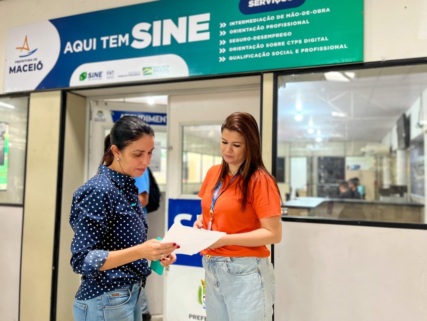 Sine funciona no 2º piso do Shopping Popular, no centro de Maceió (Foto: Tatiane Gomes/Ascom Semtabes)