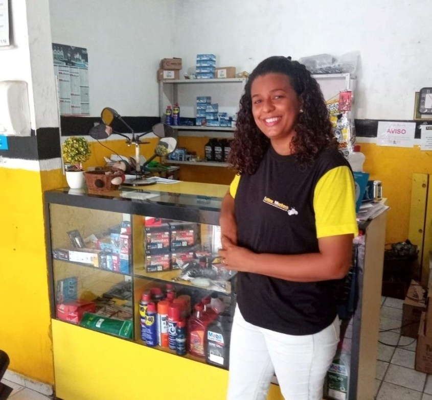 MEI Allana Santos é proprietária de uma loja de peças automotivas. Foto: arquivo pessoal.
