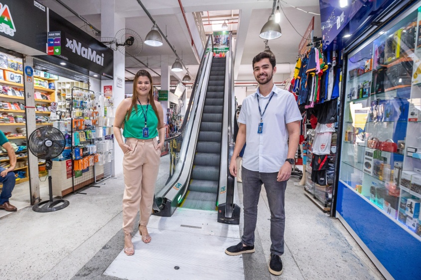 Gestores da Semtabes estiveram presente na reativação da escada rolante, nesta quinta (21). Foto: Itawi Albuquerque / Secom Maceió
