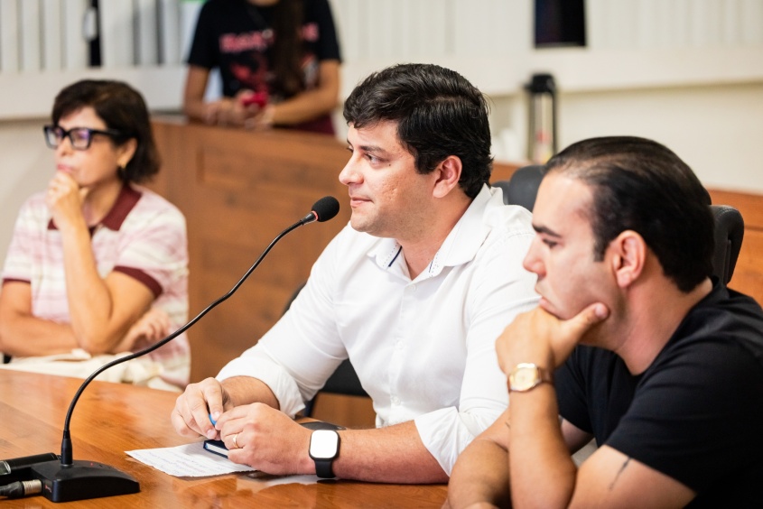 Secretário municipal da Semtes, Jarbinhas Barros, destacou a importância do diálogo com o setor empresarial. Foto: Victor Vercant/ Secom Maceió