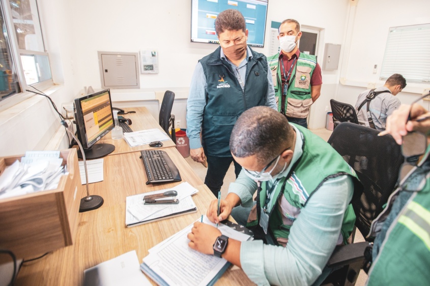 Posse da licença certifica que a empresa está em conformidade com a legislação. Foto: Itawi Albuquerque/Secom Maceió