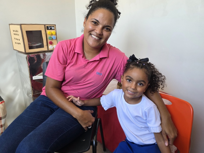 Francyelle Soraya tem filha de 5 anos estudando no Gigantinhos. Foto: Beto Macário/ Secom Maceió