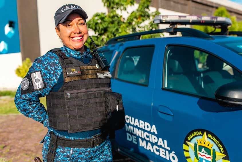 Klésia Araújo tem a Guarda Municipal de Maceió como uma verdadeira família, com o esposo, o irmão e mãe como integrantes da GMM. Foto: Gabriel Moreira / Secom Maceió