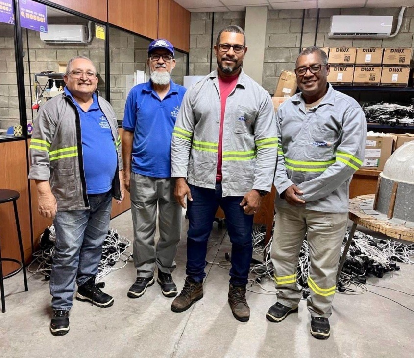 Profissionais falam com orgulho do trabalho na iluminação pública. Foto: Ilumina