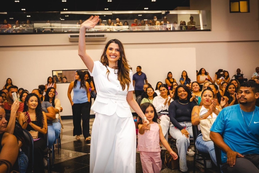 A primeira-dama, Marina Candia, falou da oportunidade dada às mulheres através do programa. Foto: Jonathan Lins