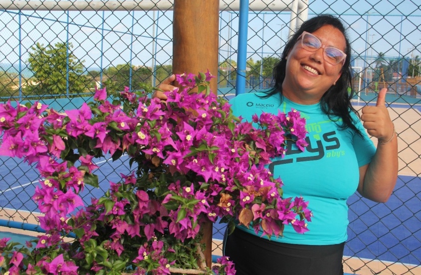 Moradora reconhece melhorias no bairro. Foto: Secom Maceió