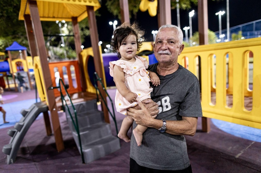 Comunidade aproveita parque para lazer em família. Foto: Secom Maceió