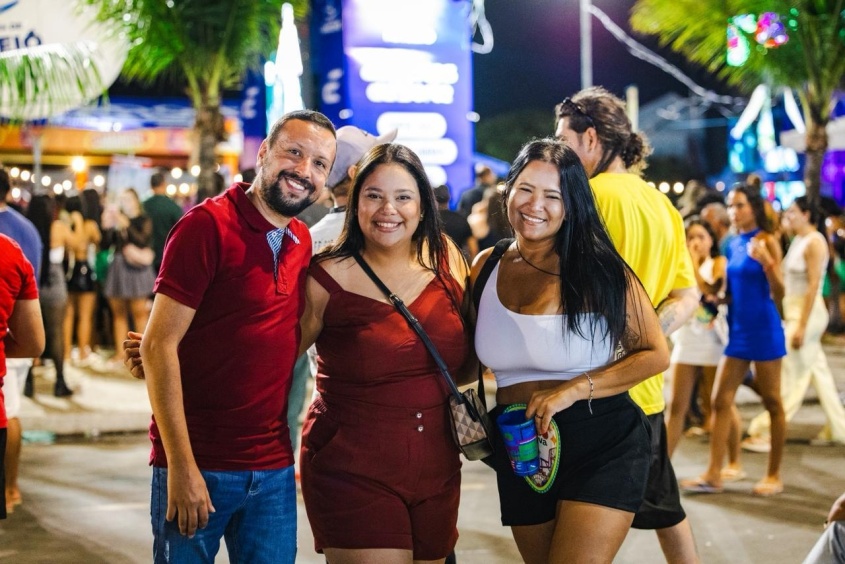 Alan Henrique, Andressa Lidiane e Alexsandra aproveitaram o festival. Foto: Jonathan Lins/ Secom Maceió