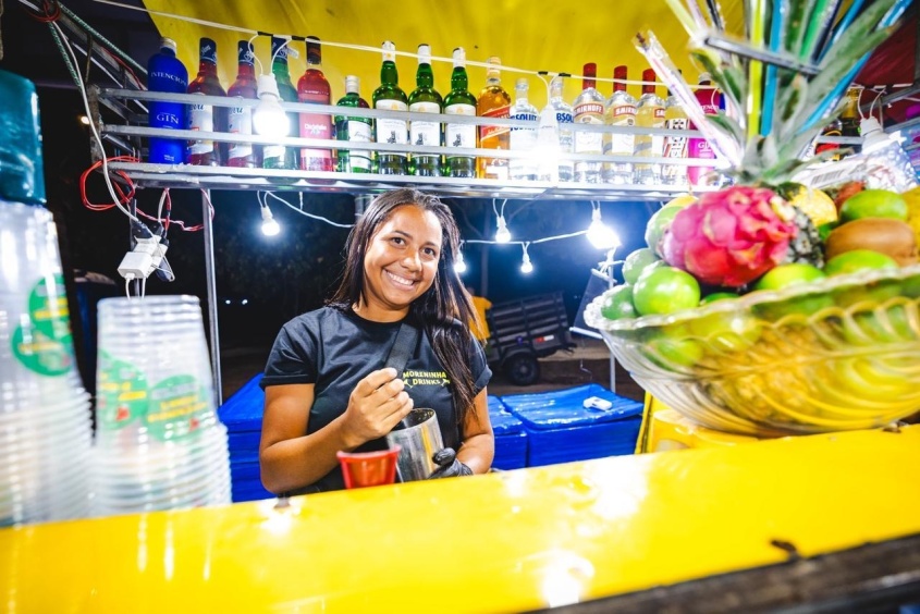 Festival propicia renda para comerciante, a exemplo de Shirley Albuquerque. Foto: Jonathan Lins/ Secom Maceió