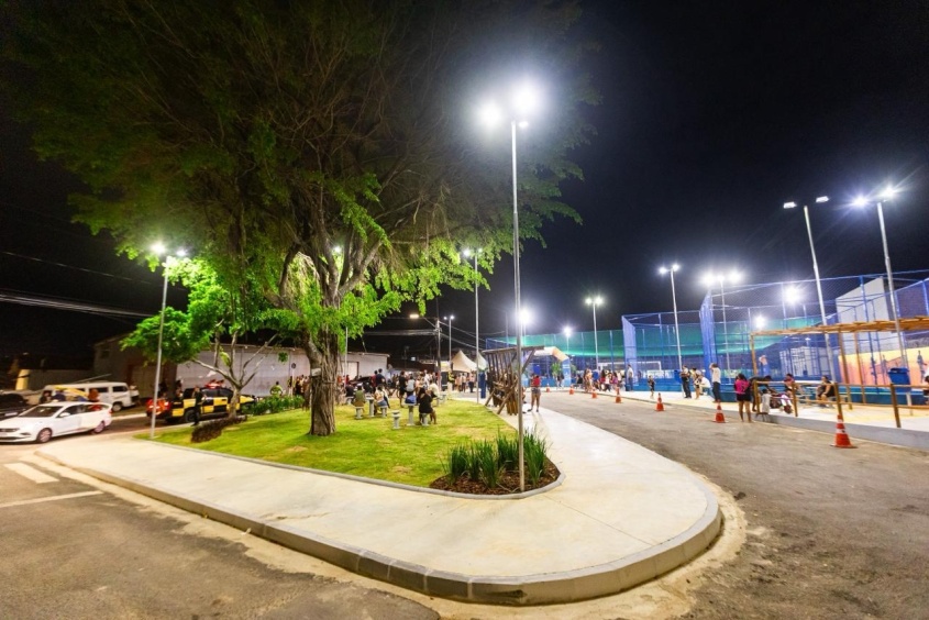 Totalmente requalificada, praça conta agora com estrutura completa para a prática de esportes, convívio e lazer da população. Foto: Itawi Albuquerque
