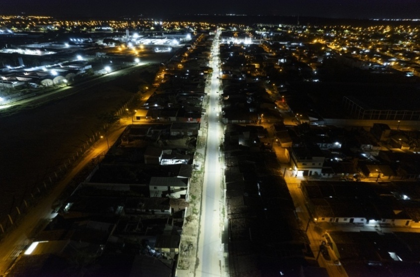 Iluminação em LED leva segurança a todo o bairro. Foto: Secom Maceió
