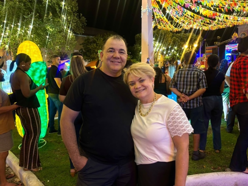 Pela primeira vez em Maceió, Simone foi só elogios à cidade e à festa. Fouo: Secom Maceió