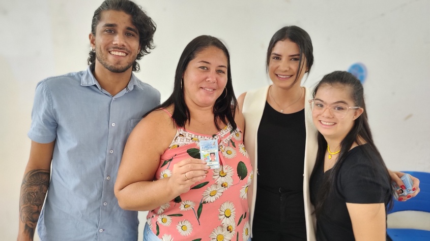 Cerca de 60 carteiras foram entregues aos usuários da Assista. Foto: Vanessa Napoleão/Ascom Semas