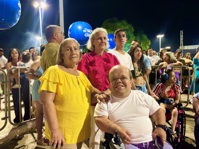 Maurenice dos Santos reuniu a família para aproveitar a virada de ano no Benedito Bentes. Foto: Secom Maceió