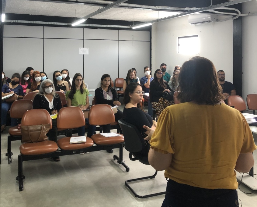 Oficina contou com a participação de profissionais de saúde, docentes e estudantes. Foto: divulgação