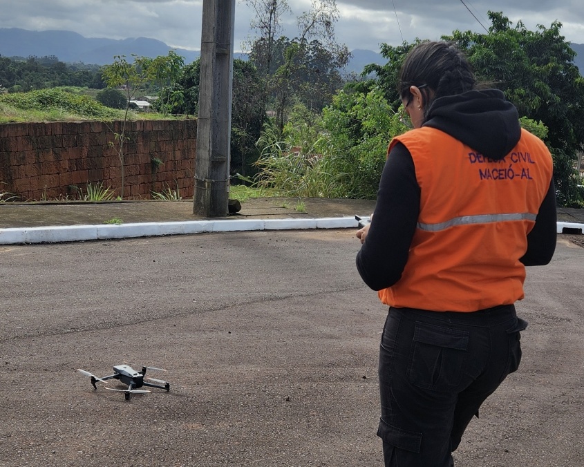 Defesa Civil de Maceió dispõe de equipamentos de alta tecnologia que auxiliam na praticidade da captação e processamento das imagens. Foto: Ascom Defesa Civil de Maceió