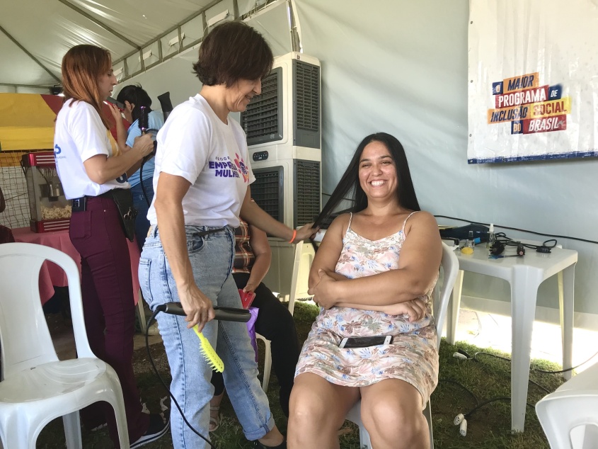 Jucielly fazendo chapinha durante Brota na Grota. Foto: Ascom Segov
