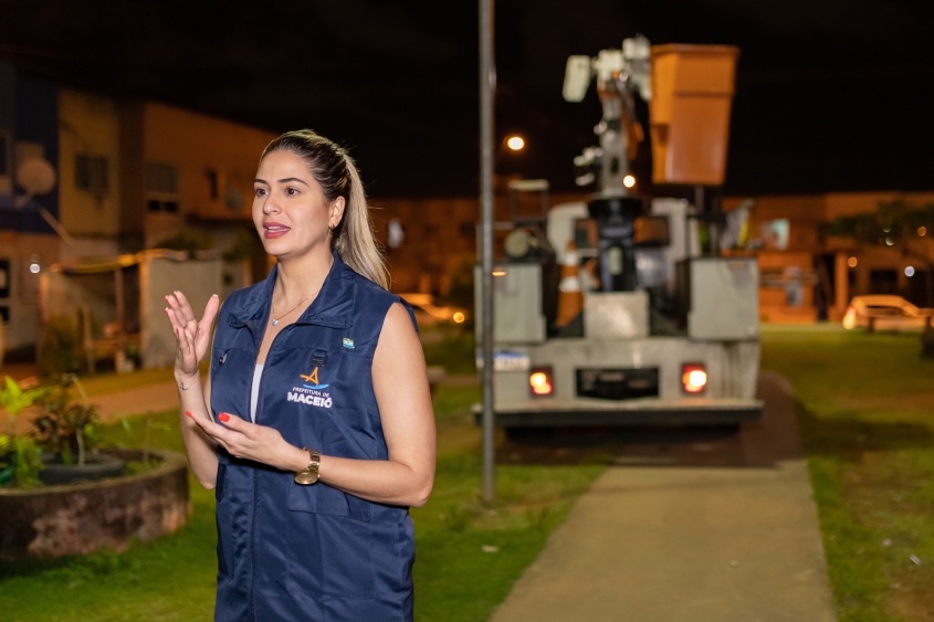 Superintendente de Iluminação Pública de Maceió, Camila Porciúncula, destacou segurança para a comunidade. Foto: Rosivaldo Silva/Secom Maceió