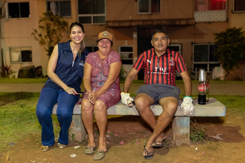 Superintendente Camila ouviu demandas dos moradores do Parque dos Caetés. Foto: Rosivaldo Silva/Secom Maceió