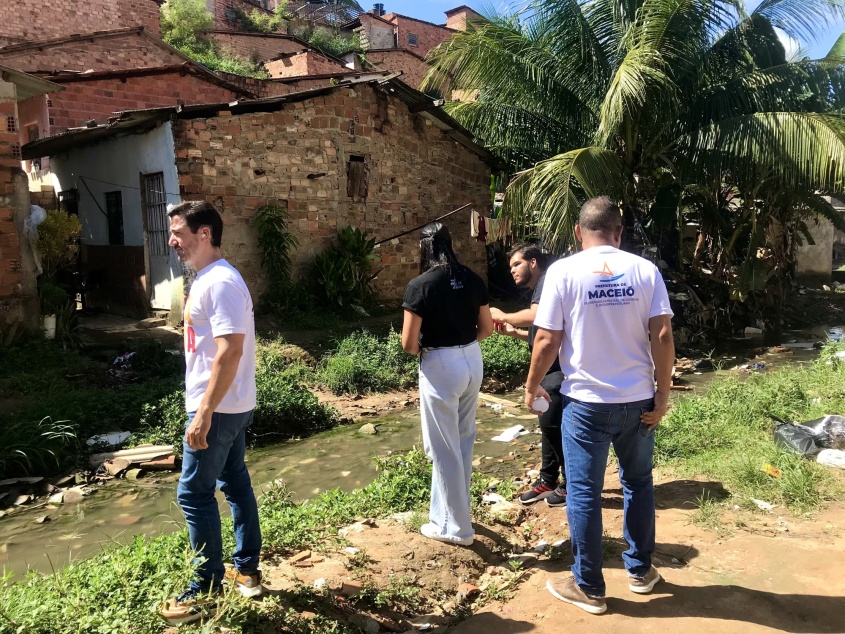 Vistoria da grota do Neno, no Jacintinho. Foto: Ascom Segov