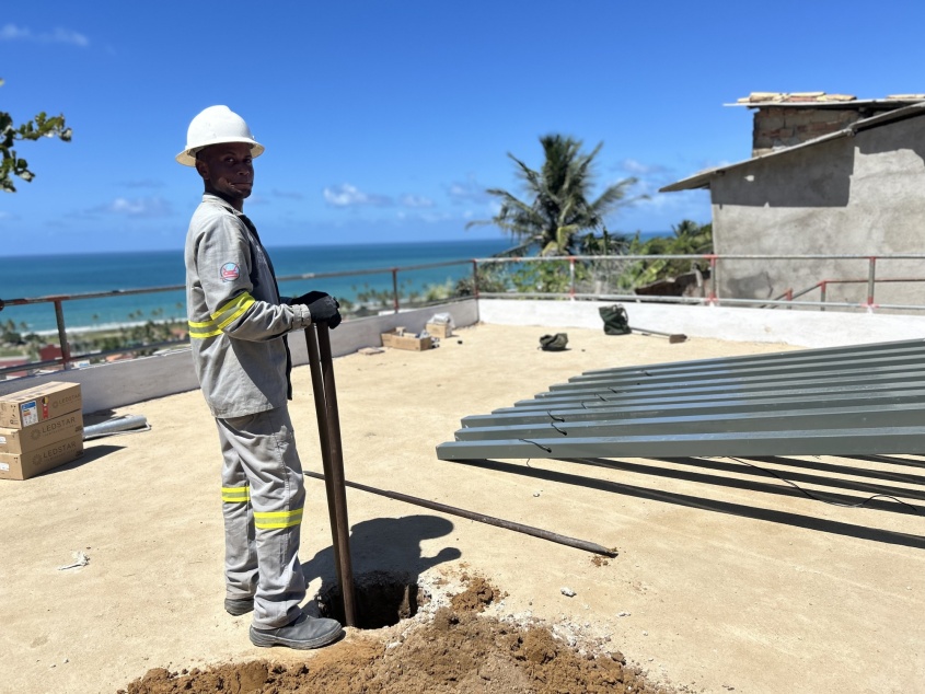 Postes do tipo girafinha serão instalados na Vila Emater. Foto: Débora Cândido