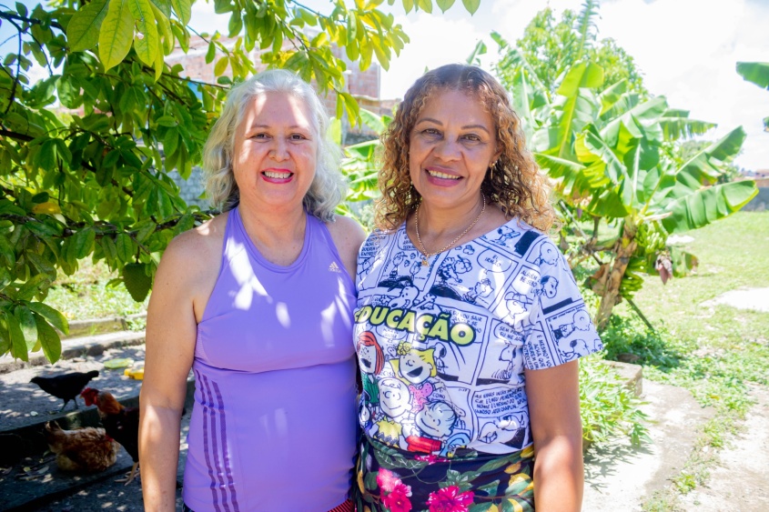 Diretora Carmem Lúcia Couto e professora Roseane Félix. Foto: Hilderlan Oliveira/Ascom Semed
