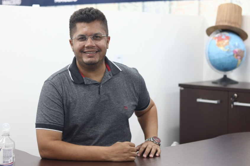 Ricardo Almeida é coordenador da Educação para Jovens, Adultos e Idosos. Foto: Ascom Semed