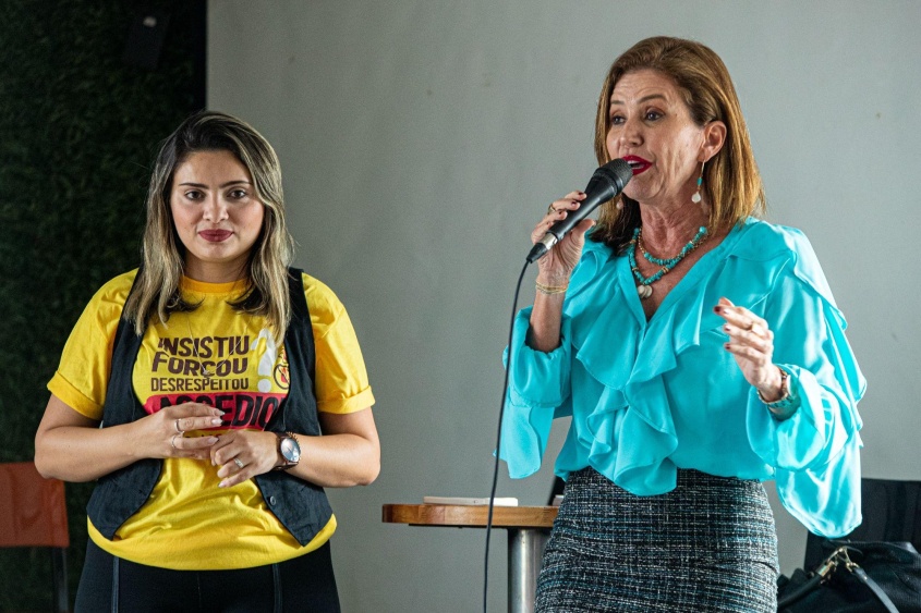 Promotora de justiça Karla Padilha foi uma das palestrantes do treinamento. Foto: Célio Júnior/Secom Maceió