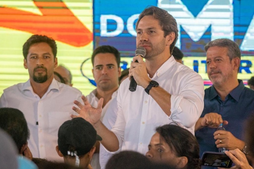 Deputado Federal, Pedro Vilela, disse que ações de JHC incentivam desenvolvimento de comunidades. Foto: Edvan Ferreira/Secom Maceió