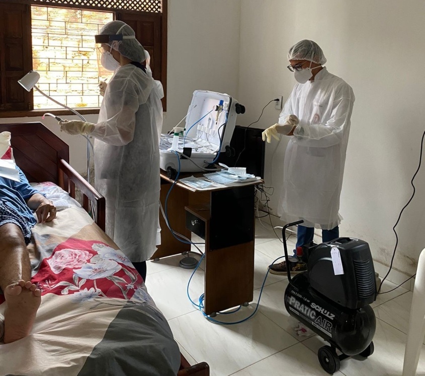Equipamento é levado para a casa do paciente. Foto: Divulgação SAD Maceió