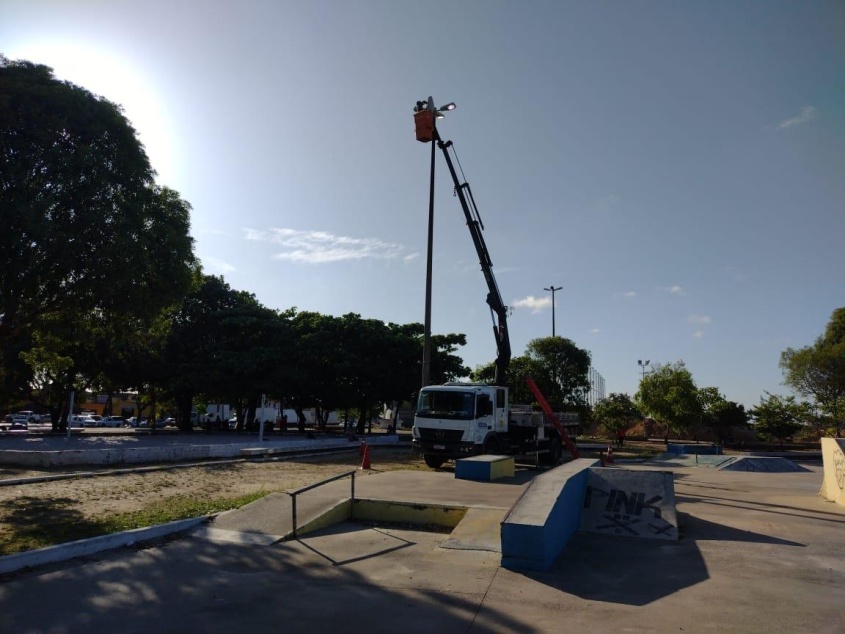 Iluminação foi reestabelecida na Praça Padre Cícero. Foto: Ascom Sima