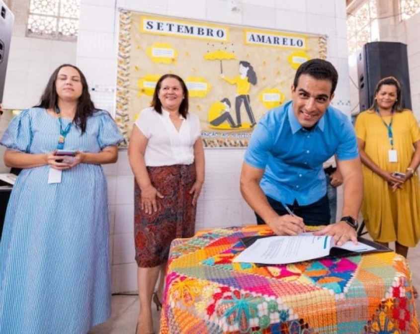 Prefeito em exercício, Galba Novaes Neto, autoriza obra e anuncia ampliação dos serviços. Foto: Edvan Ferreira/Secom Maceió