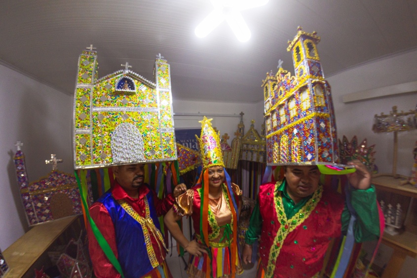 Geninho, Iris e Nildo carregam com orgulho o legado de Mestre Verdelinho e os saberes deixados por ele. Foto: Higor Vinícius/ Ascom FMAC