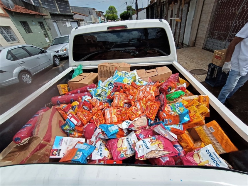 Alimentos impróprios para consumo apreendidos pela Visa. Foto: Vigilância Sanitária