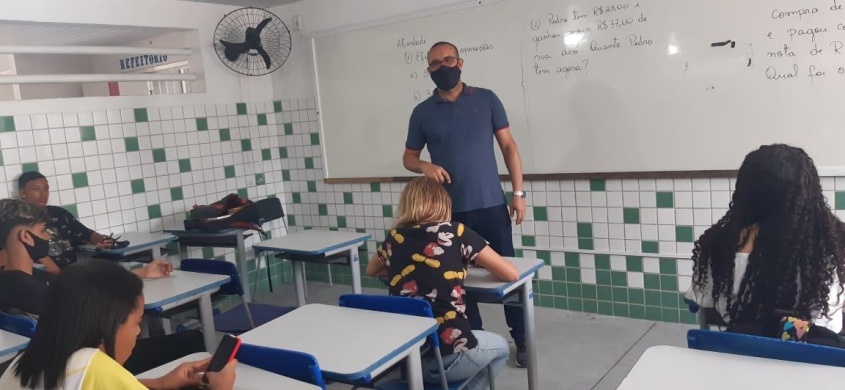 Professor Geraldo Ferreira é o responsável pela organização da OBA na Pompeu Sarmento. Foto: Semed