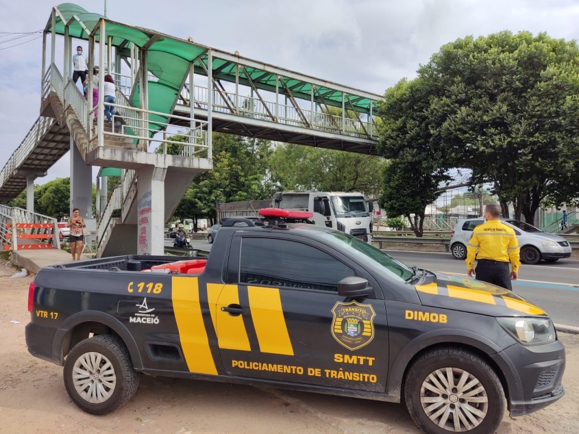 A intervenção é temporária e necessária para que os reparos necessários na passarela sejam realizados. Foto: SMTT