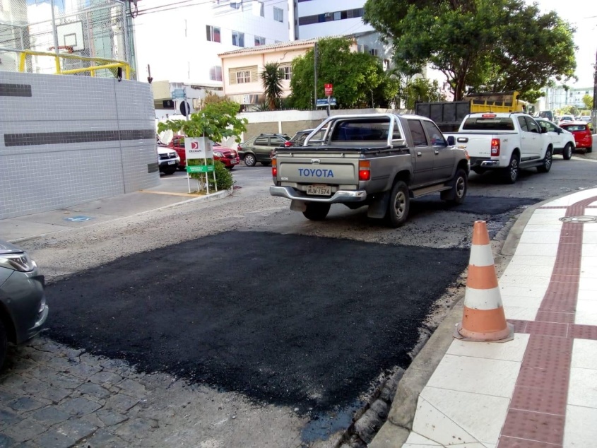 Carros transitando sem a presença de buracos, Poço. Foto: Ascom Seminfra