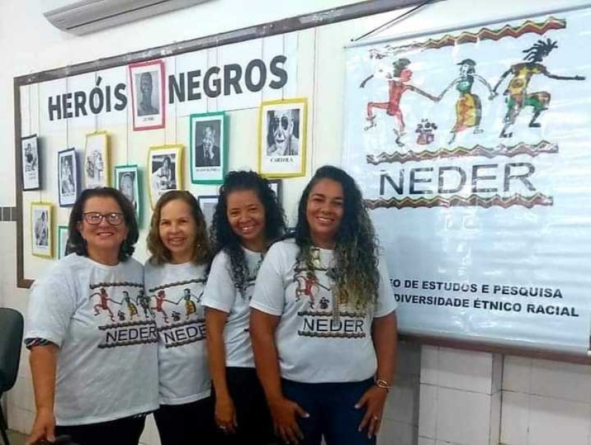 Técnica do NEDER, Denise Rocha (primeira à dir.). Foto: Cortesia