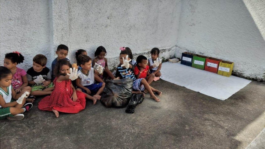 Coleta seletiva é um dos temas ambientais de dinâmicas realizadas na creche Antônio Mafra, na Levada. Foto: cortesia